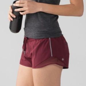 Lululemon Hotty Hot Short Size 4 - Maroon